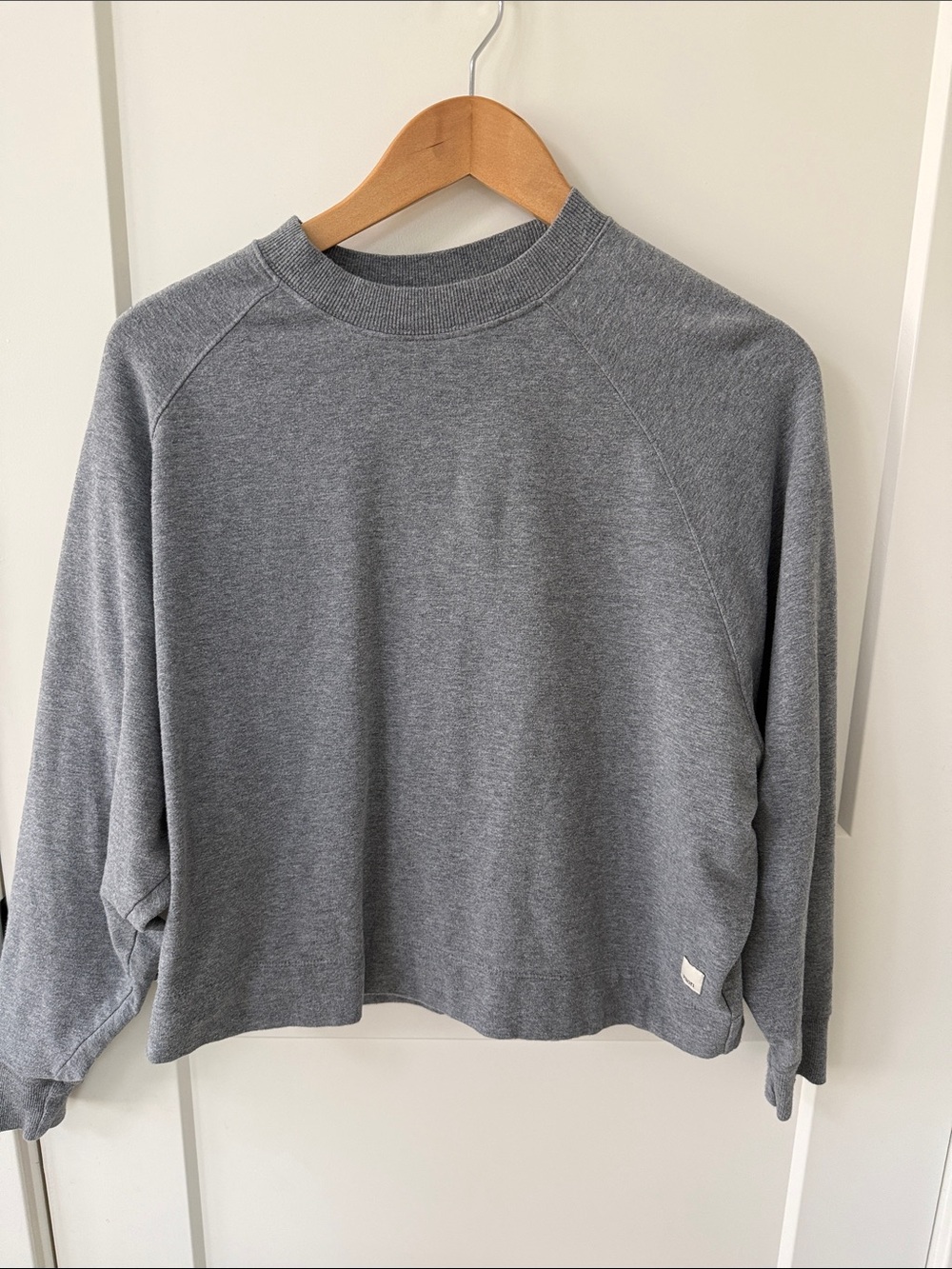 Vuori Gray Crewneck Pullover Sweater Small